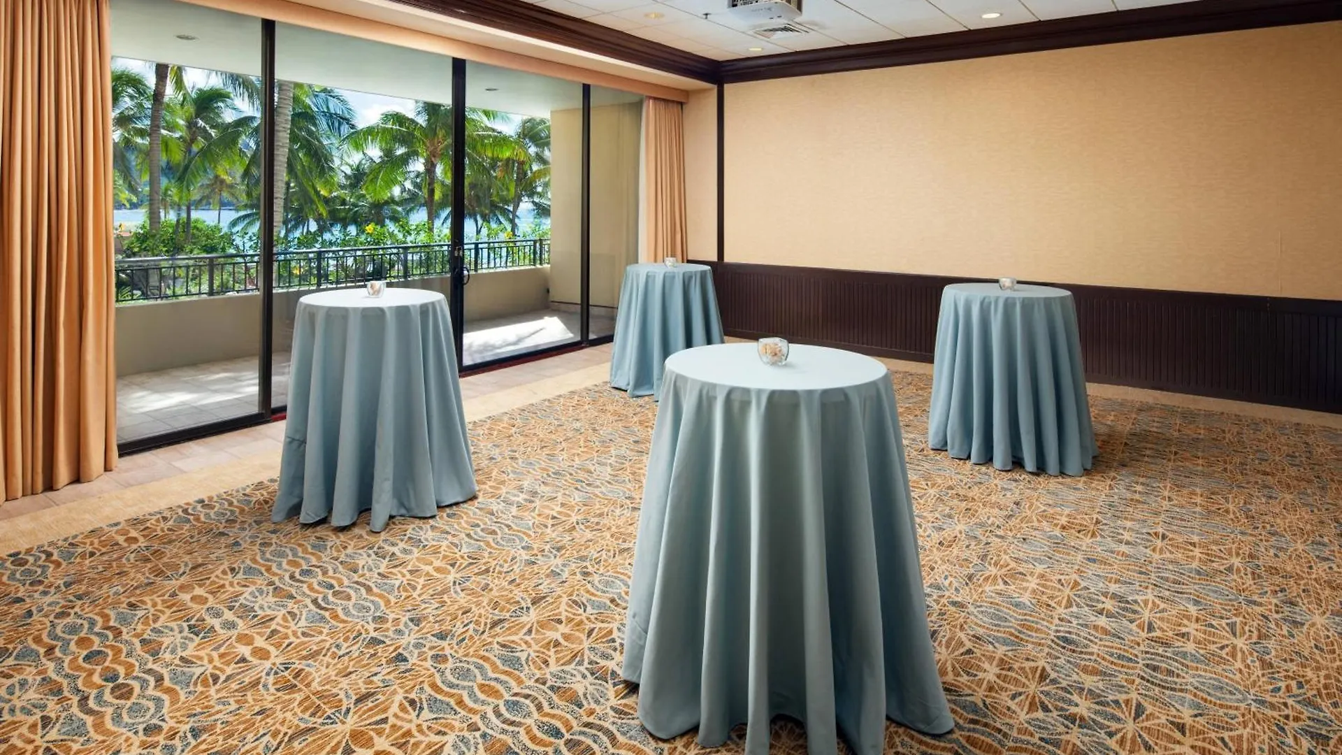 הונולולו Sheraton Waikiki Beach Resort 4*,