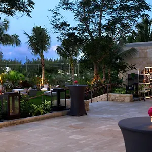 Kimpton Seafire + By Ihg Isole Cayman